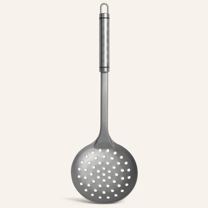 Espátula de titanio con orificios
